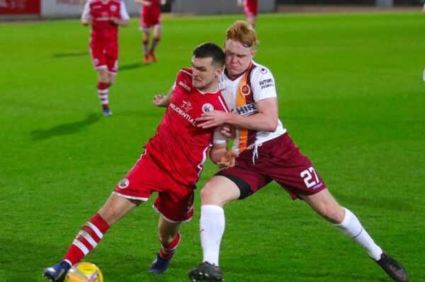 Soi kèo Stirling Albion vs Stenhousemuir, 22h00 ngày 31/12, Scotland