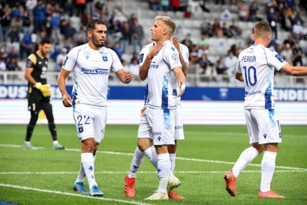 Soi kèo AJ Auxerre vs Toulouse, 1h00 ngày 12/1, Ligue 1