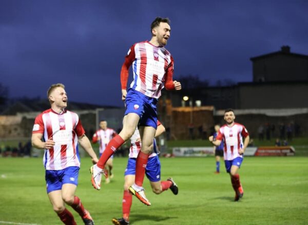 Soi kèo Athlone vs Treaty United, 1h45 ngày 24/6, Ireland