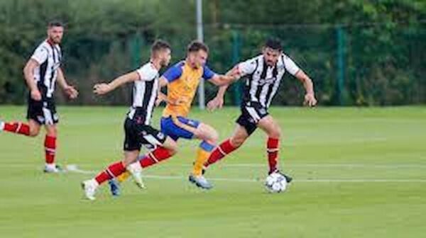 Soi kèo Mansfield Town vs Grimsby Town, 1h30 ngày 9/8, Anh